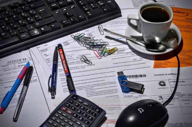 bookkeeper-1016299_1280-768x510